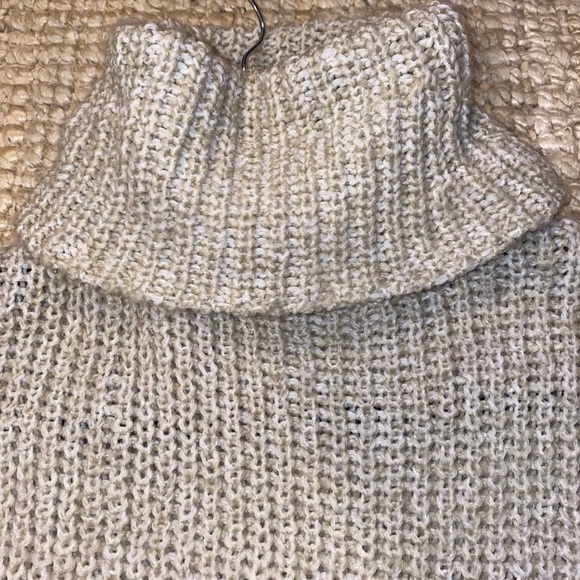 RARE Mumu Mellow Chunky Knit Gooseneck Sweater - Picture 6 of 9